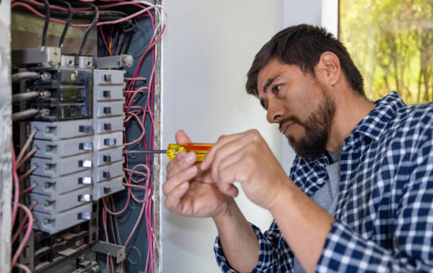Best Electrician Near Me  in Hampton, IA